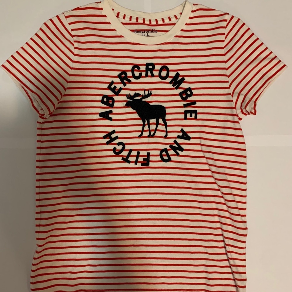 ABERCROMBIE AND FITCH SHORT SLEEVE
